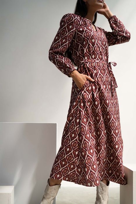 Zusss maxi jurk met ikat print zand/roodbruin